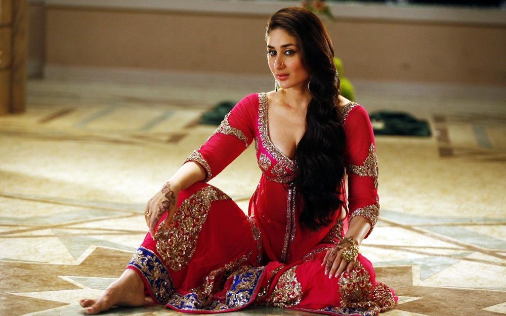 Herione Kareena Kapoor Hot Photos