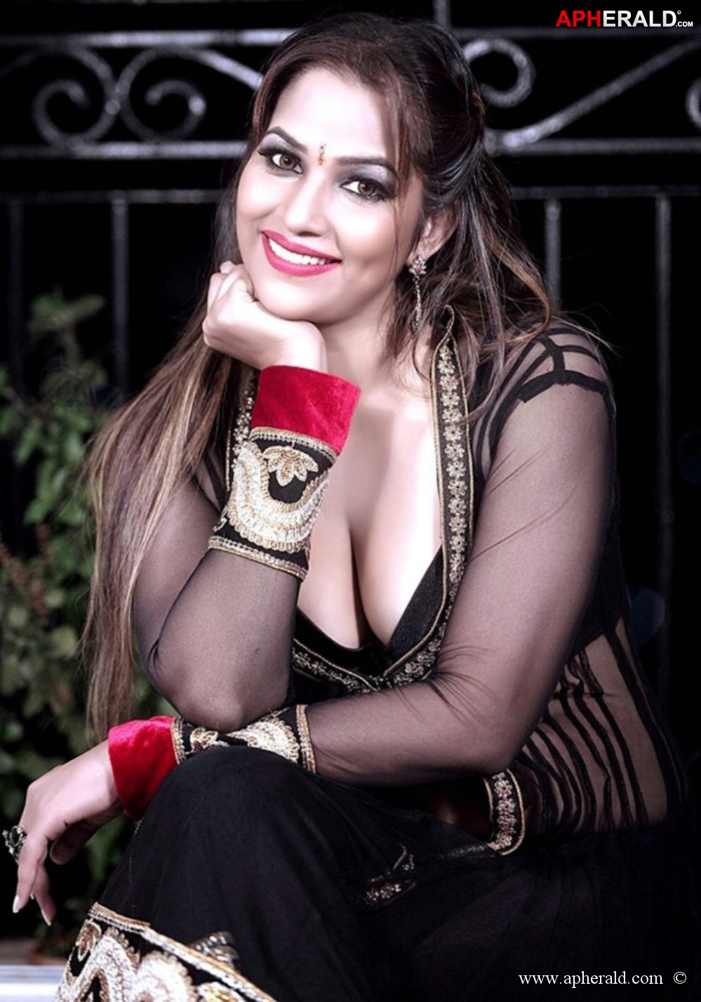 hot actress navel stills