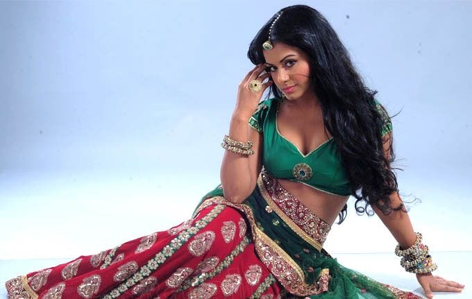 Hot Glamar Actress Pics