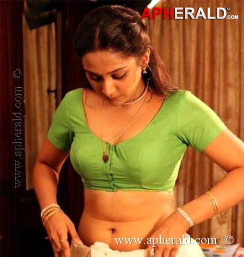 Hot Mallu Actress Photos