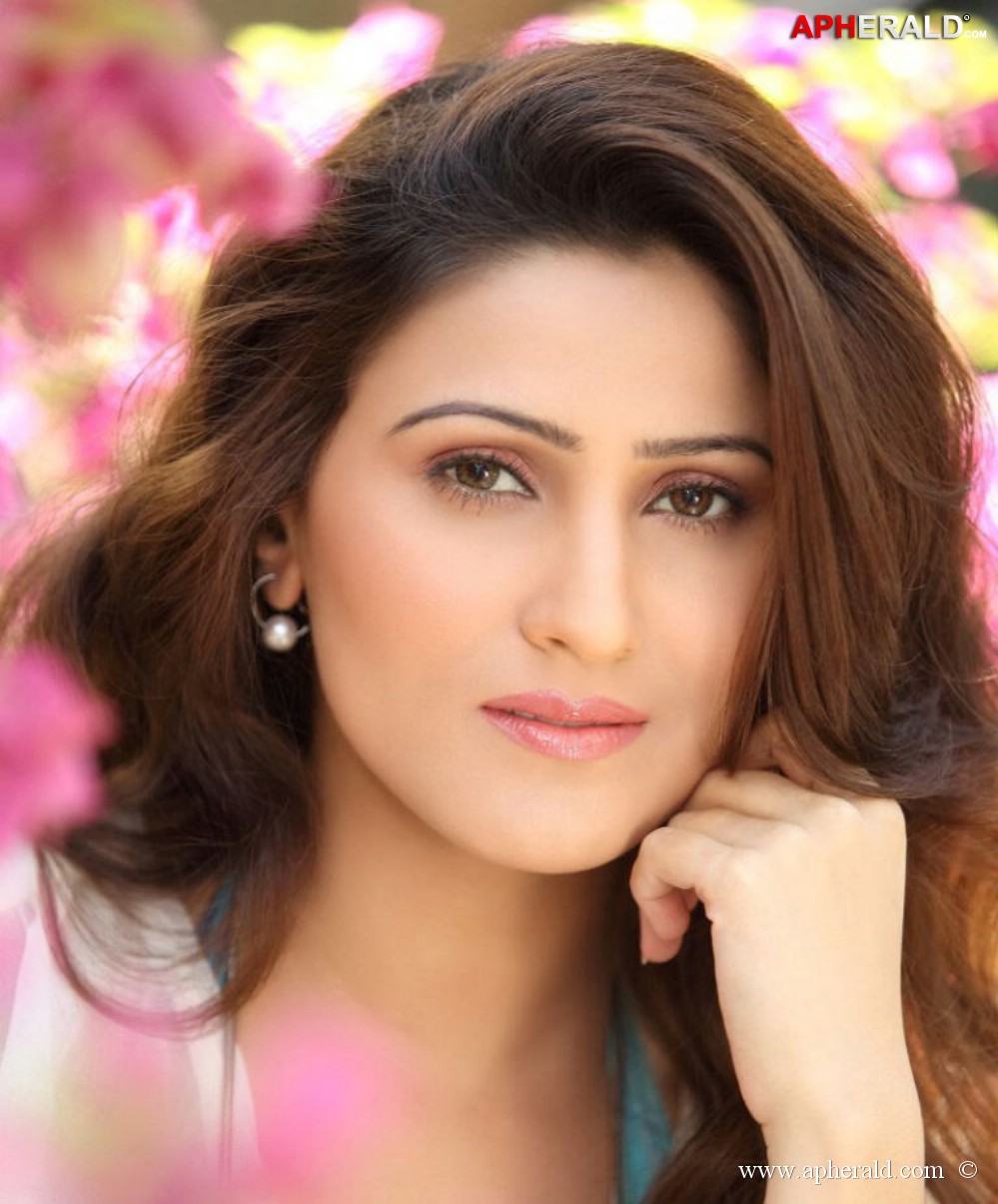 Inayat Hot Photoshoot