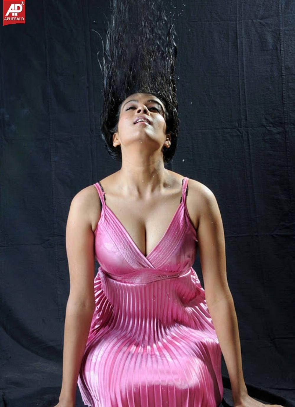 Indian Actress Hot Navel Show