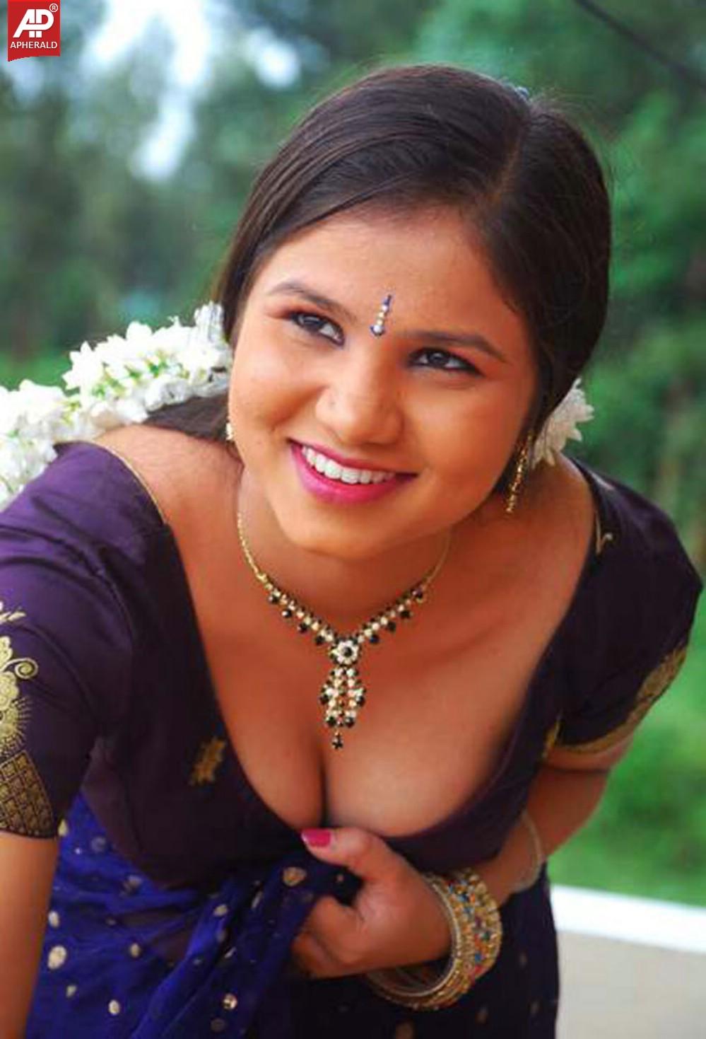 Indian Actress Hot Navel Show