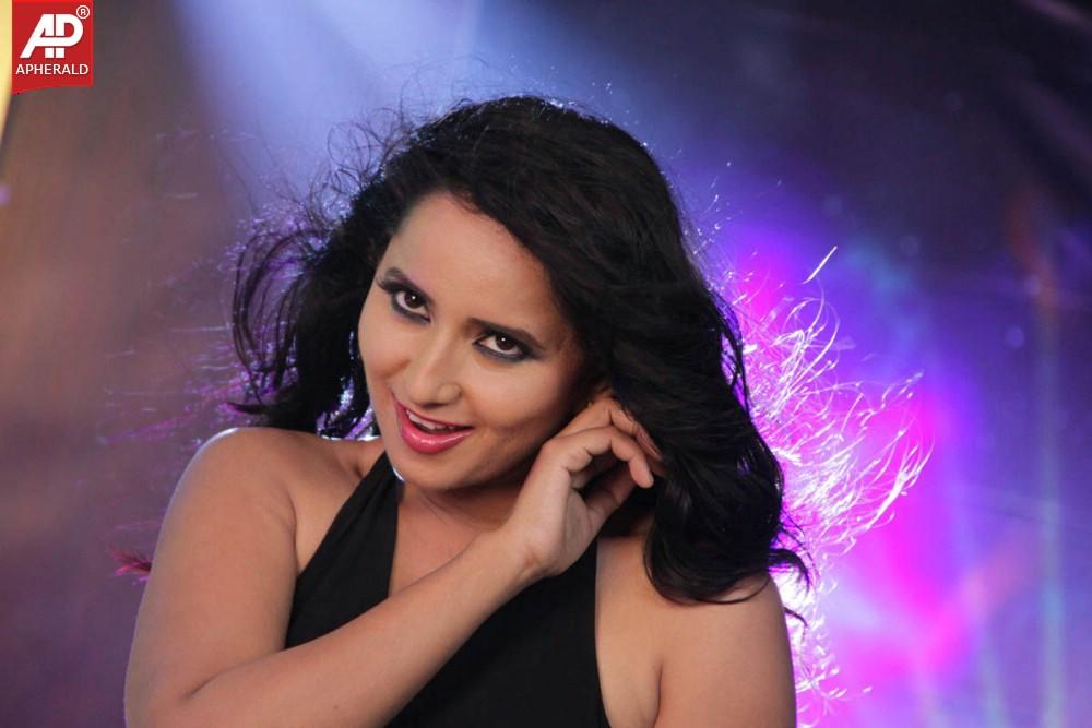 Ishika Singh Hot Stills