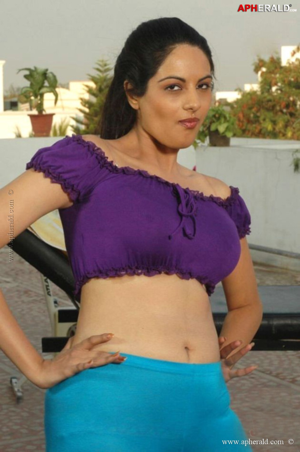 Jinal Pandya Hot Pics