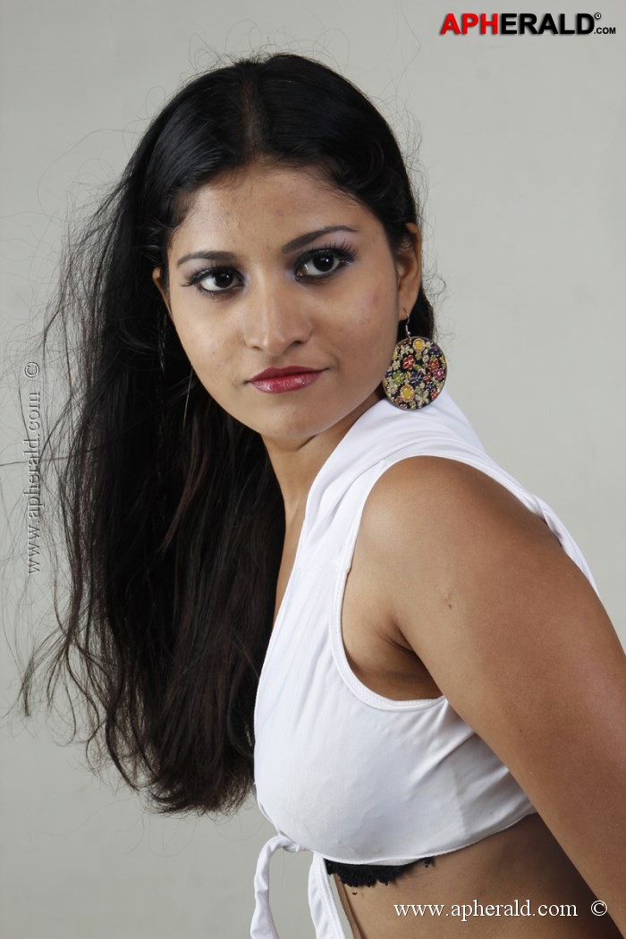 Joselin Diqq Hot Photos