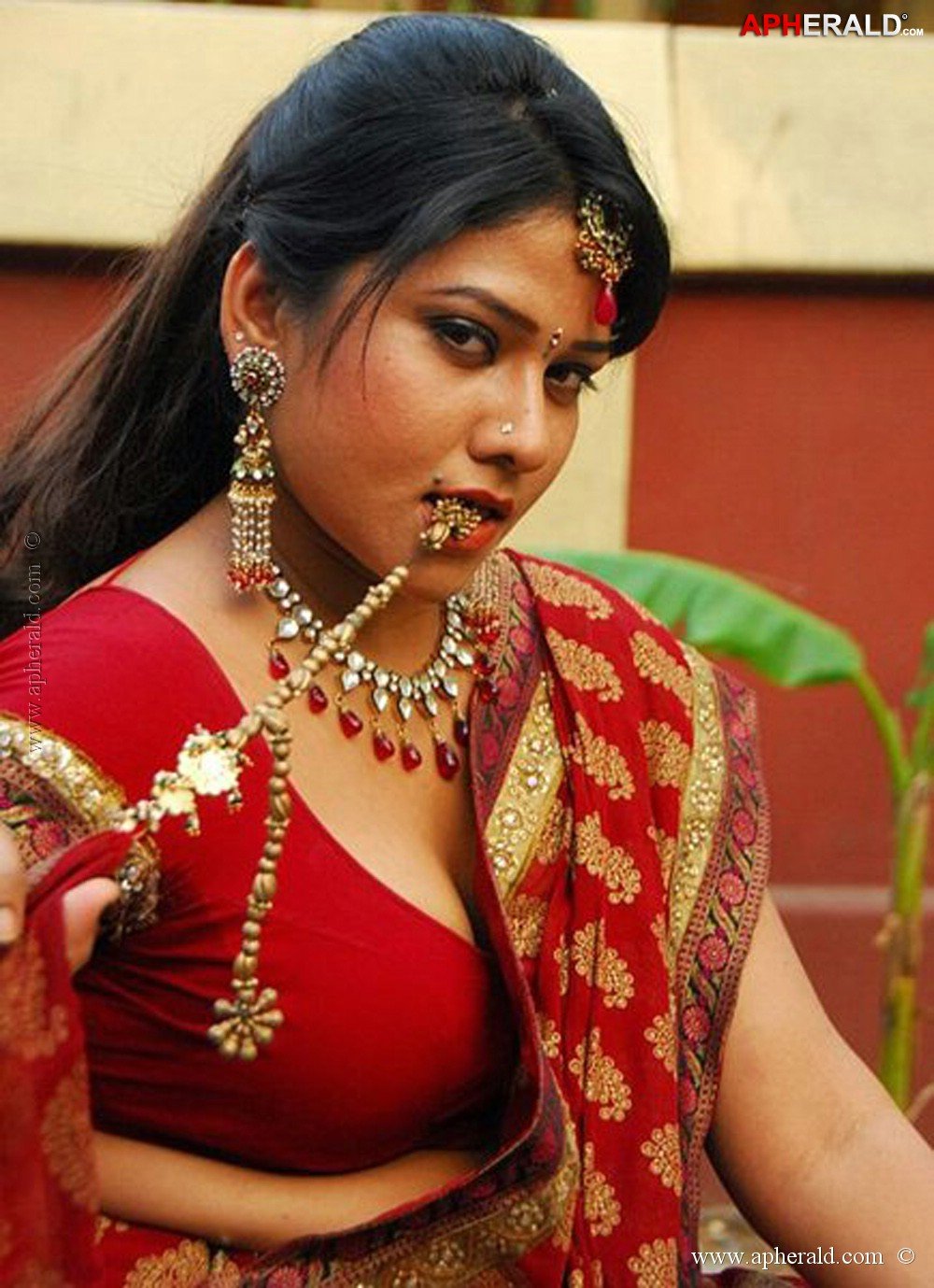 Jyothi Hot Navel Gallery