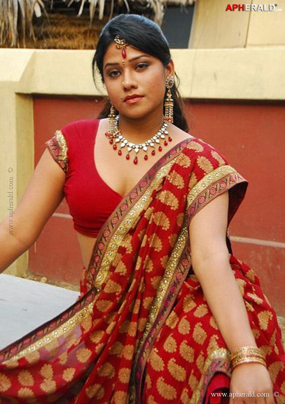 Jyothi Hot Navel Gallery
