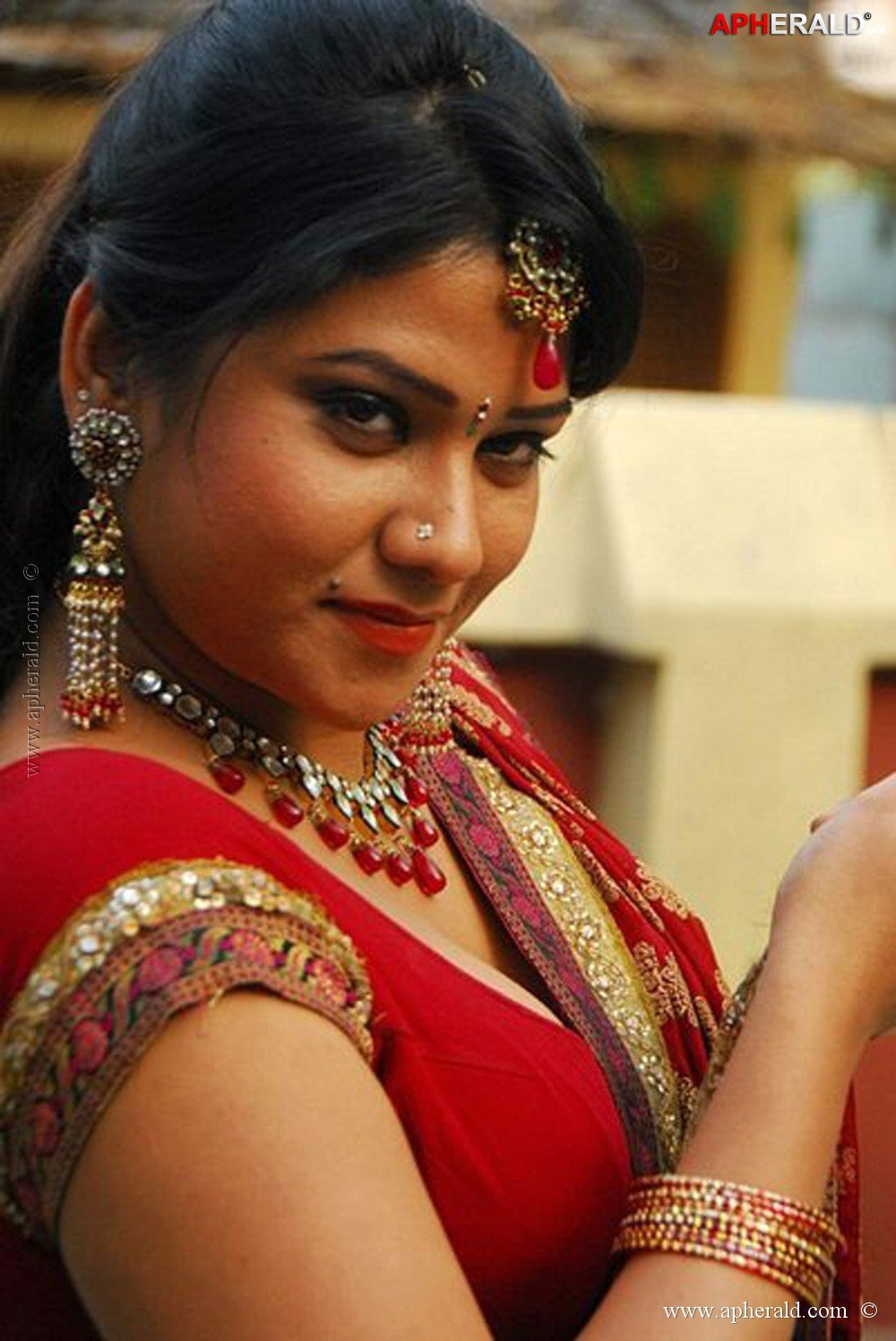 Jyothi Hot Navel Gallery