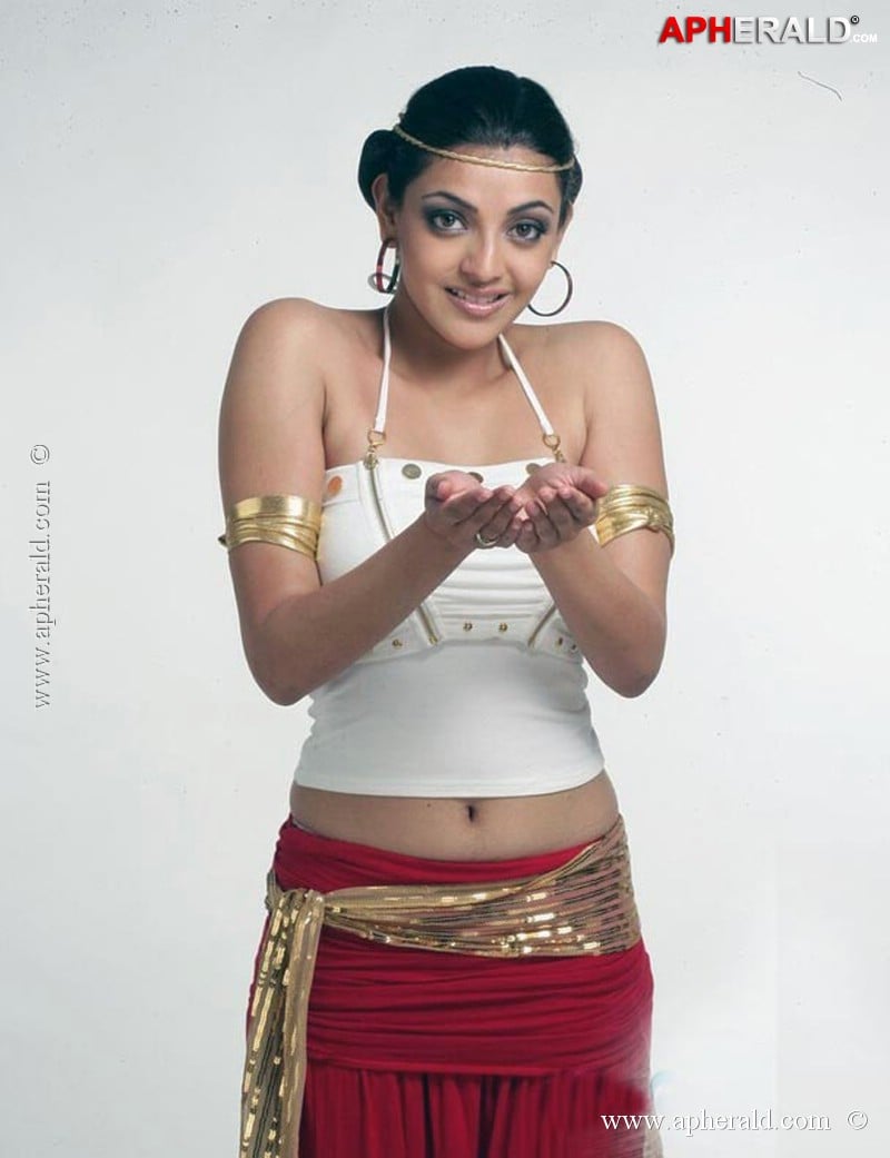 Kajal Hot Navel Show