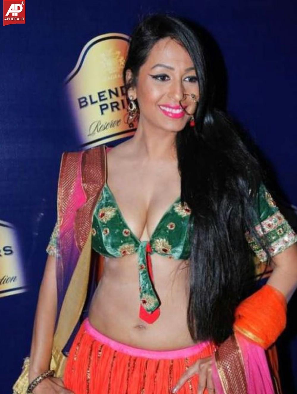 Kashmira Shah Hot Stills
