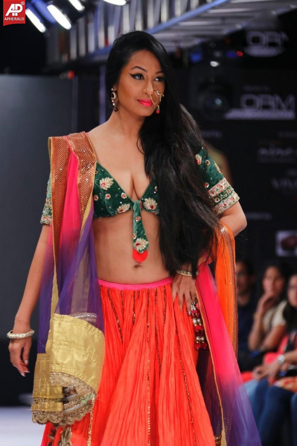 Kashmira Shah Hot Stills