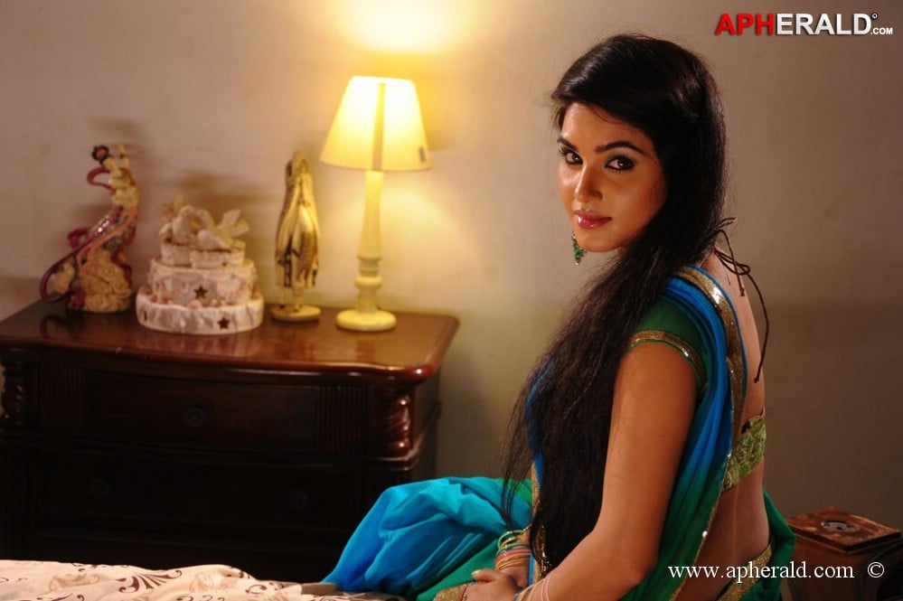 Kavya Singh Spicy Images