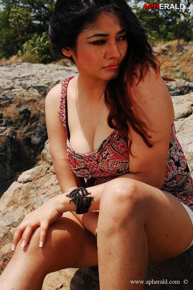 Kiran Rathod Hot Pics