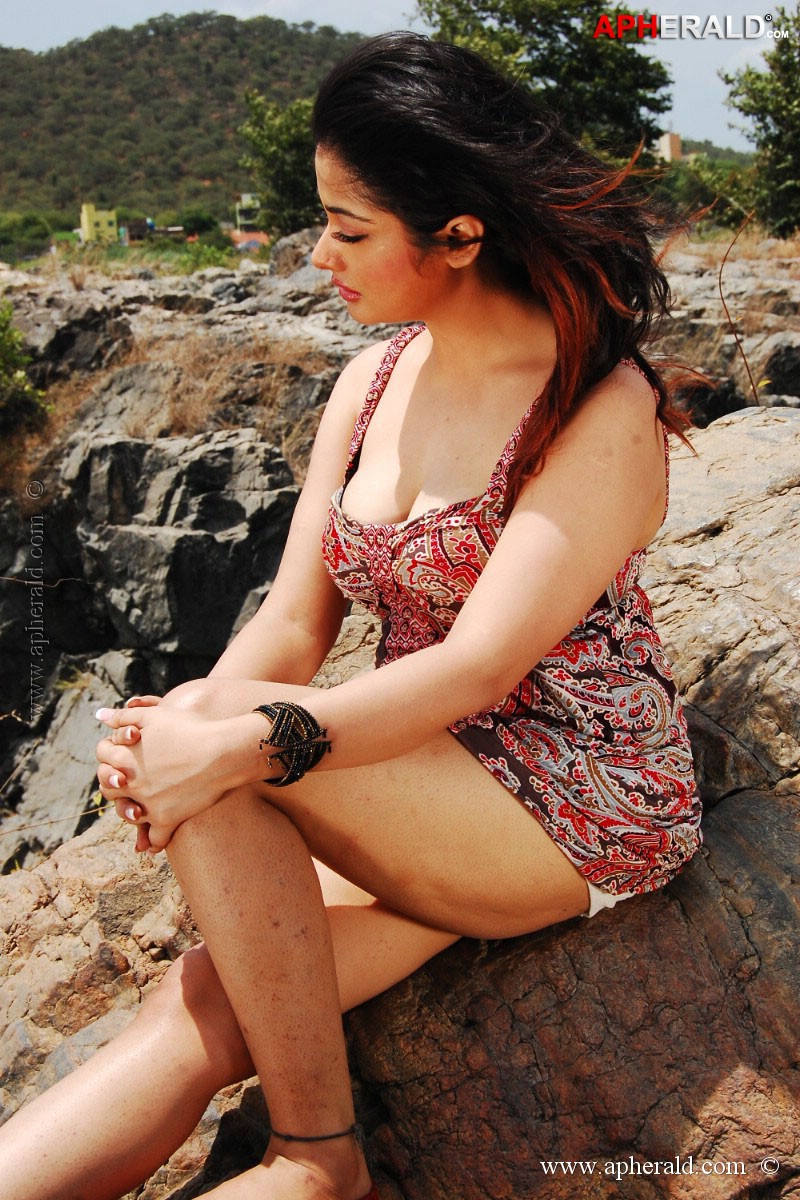 Kiran Rathod Hot Pics