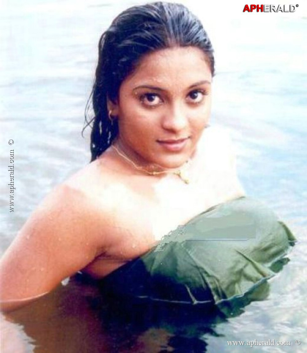 Kollywood Actress Hot Navel Pics