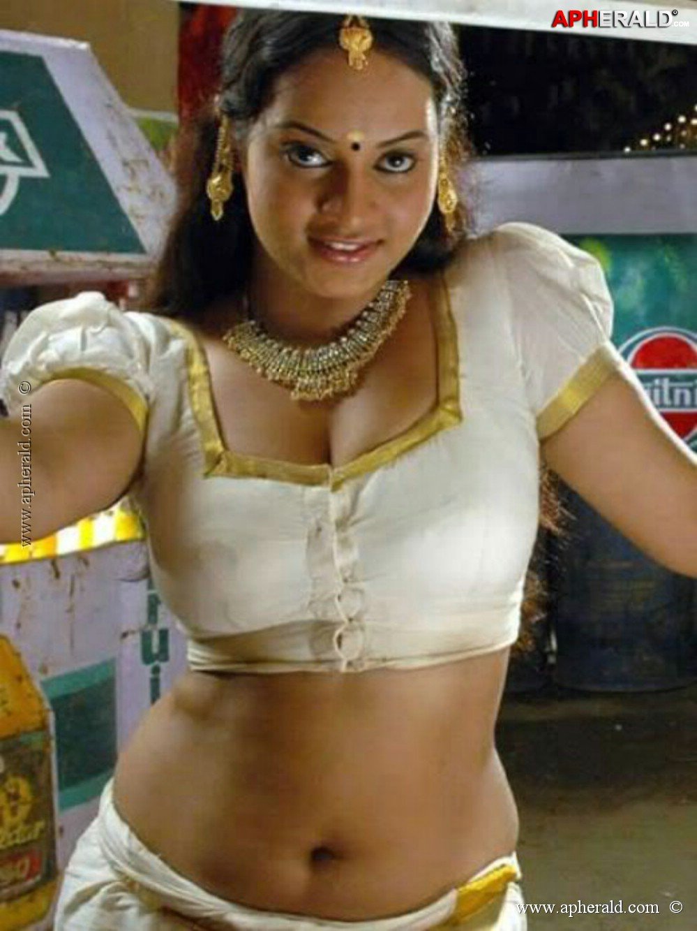 Kollywood Actress Hot Navel Pics