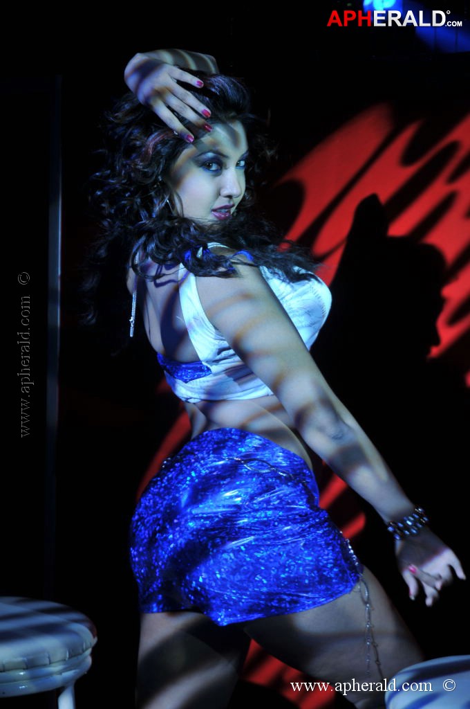 Komal Jha New Hot Pics