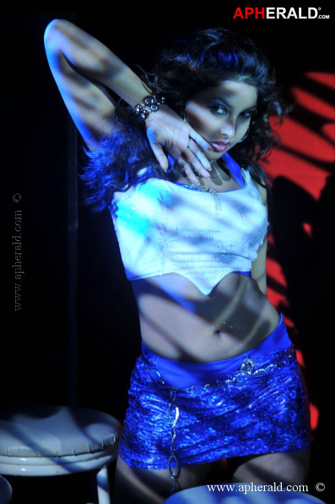 Komal Jha New Hot Pics