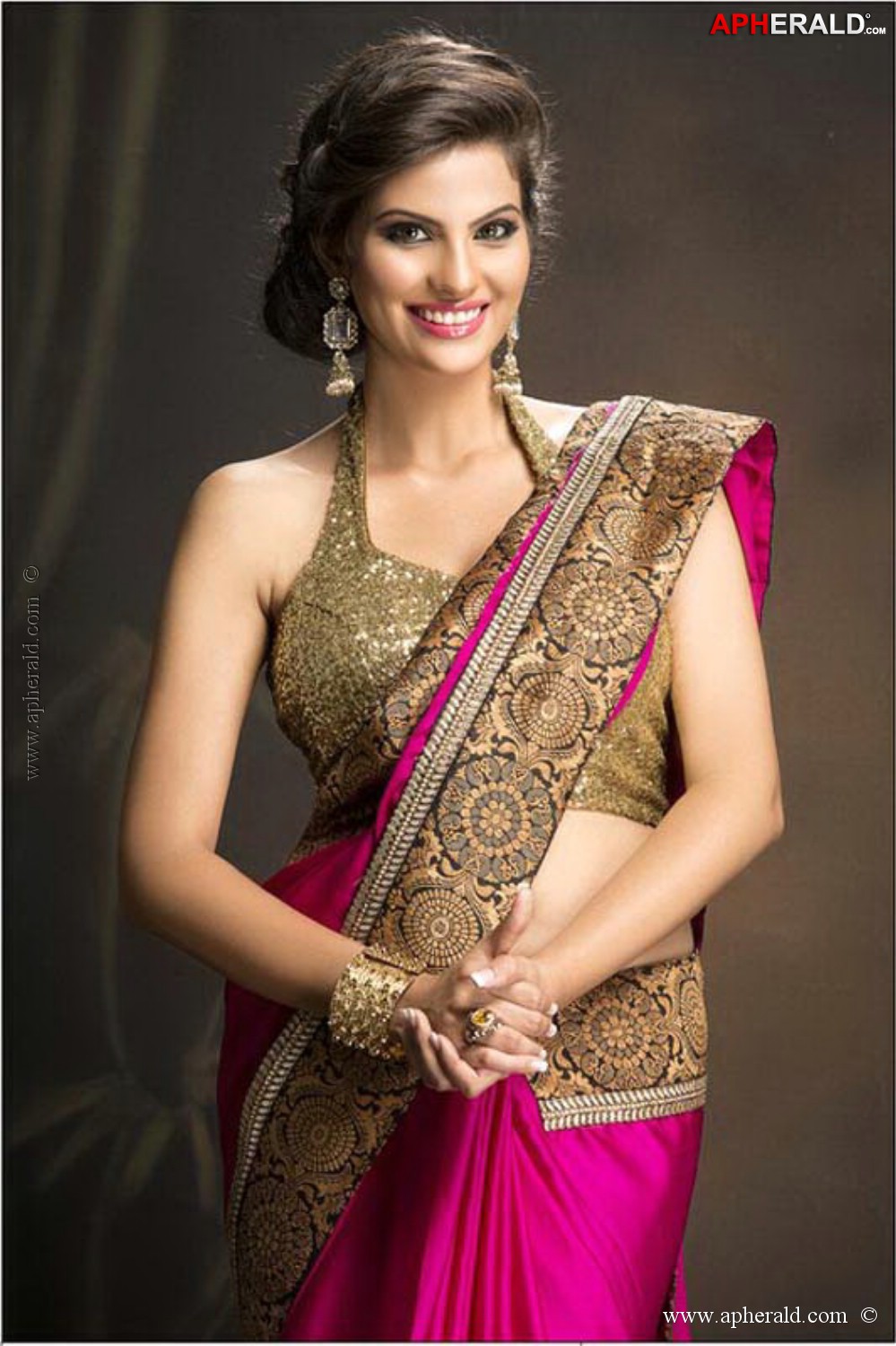 Kritika Sood Hot Stills