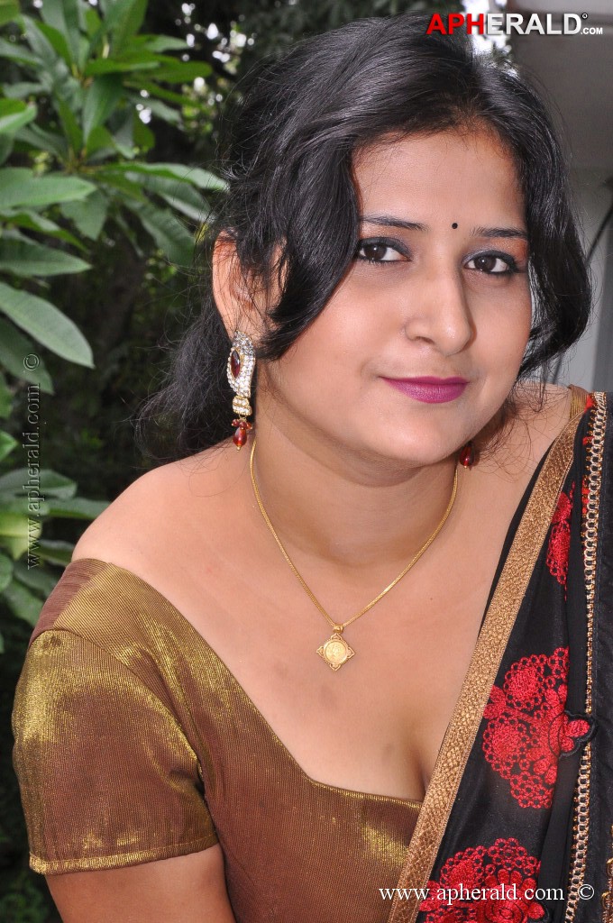 Kushbu Hot Stills