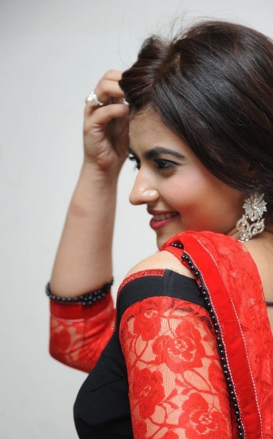 Lezlie Latest Hot Photoshoot