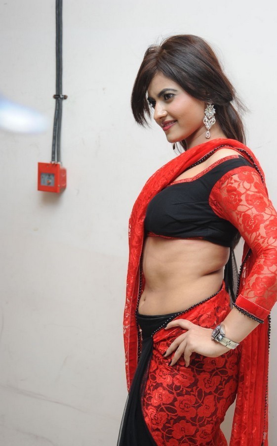 Lezlie Latest Hot Photoshoot