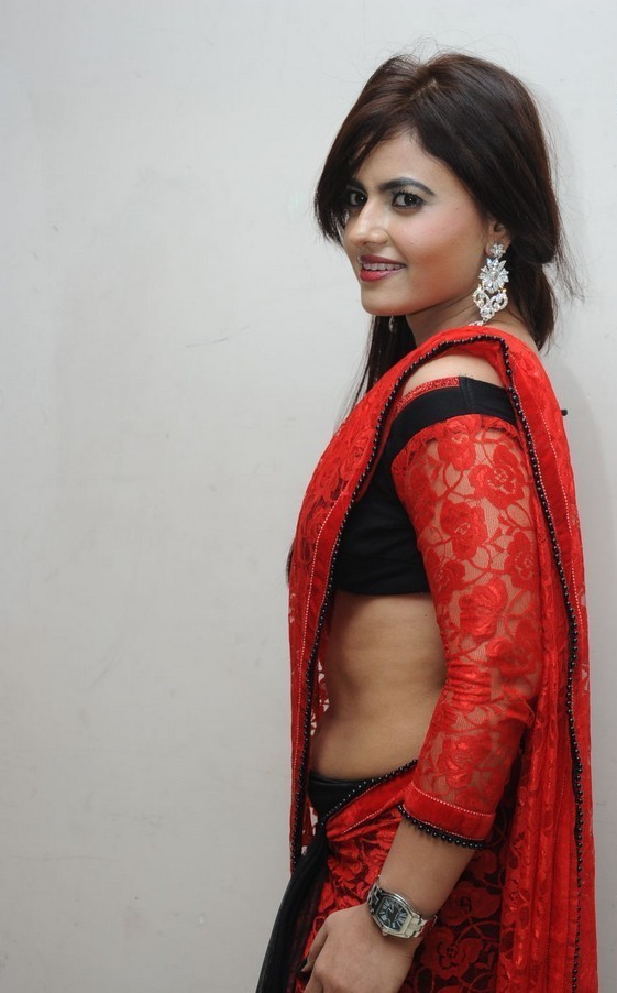 Lezlie Latest Hot Photoshoot