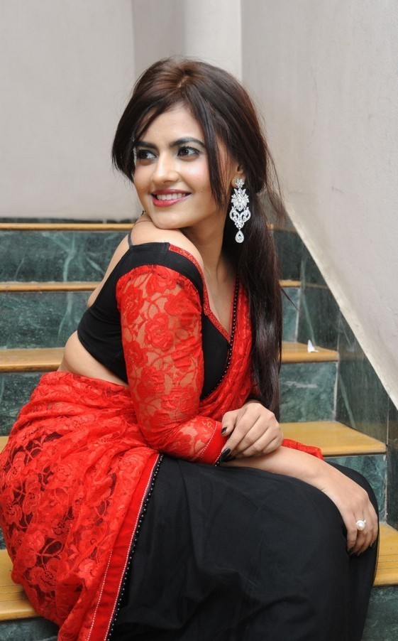 Lezlie Latest Hot Photoshoot