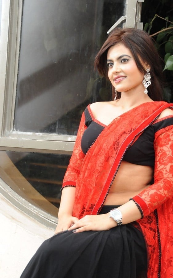 Lezlie Latest Hot Photoshoot