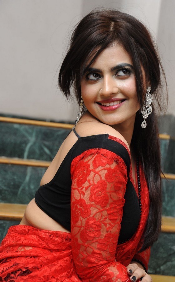 Lezlie Latest Hot Photoshoot