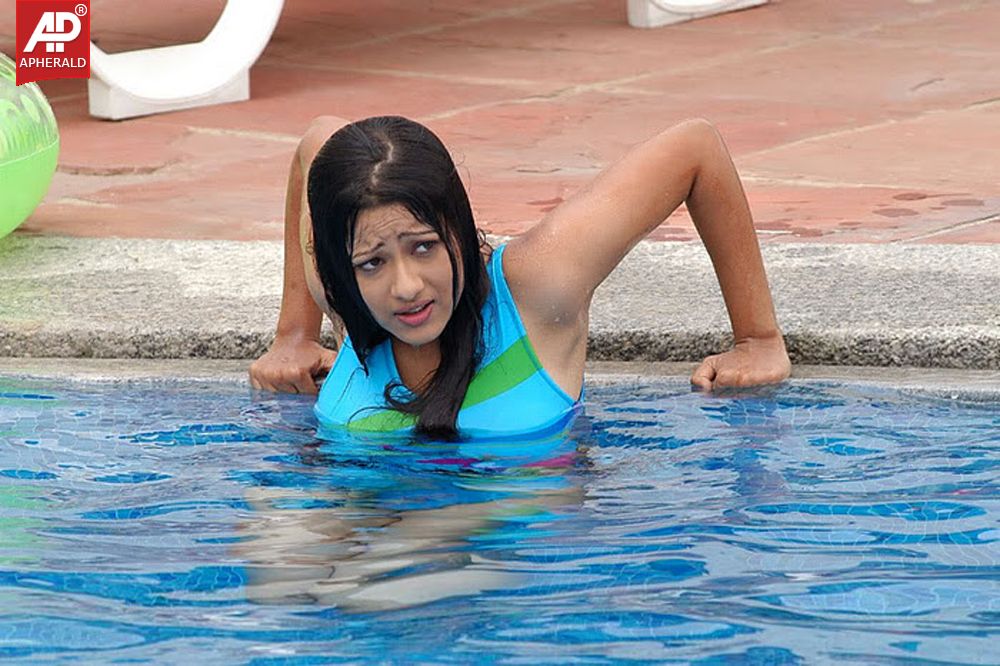 madalasa sharma hot bikini pics