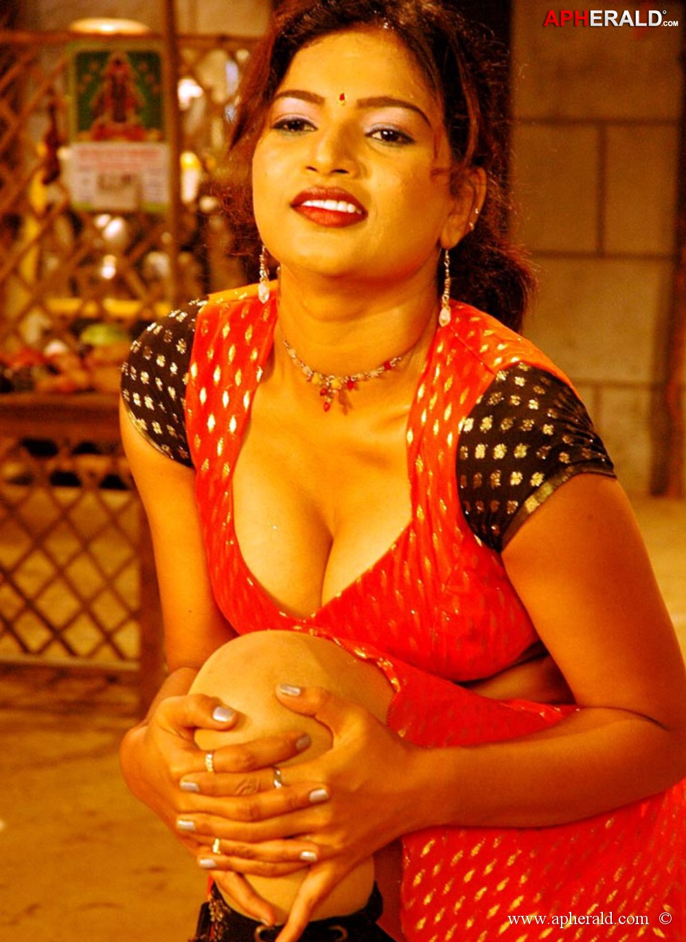 Madhumitha Hot Navel Cleavage