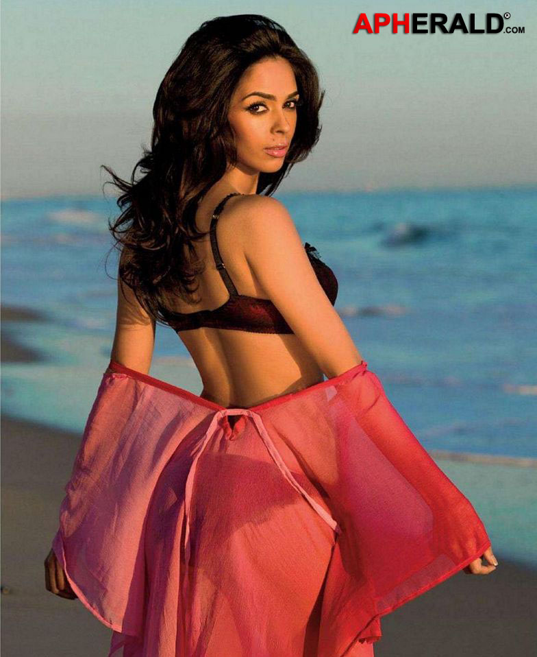 Mallika Sherawat Hot Sexy