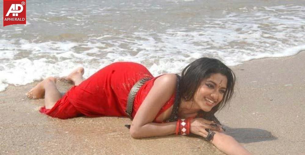Mallu Actress Mamta Mohandas Hot Stills