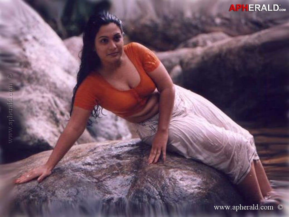 Mallu Hot Actress Photos