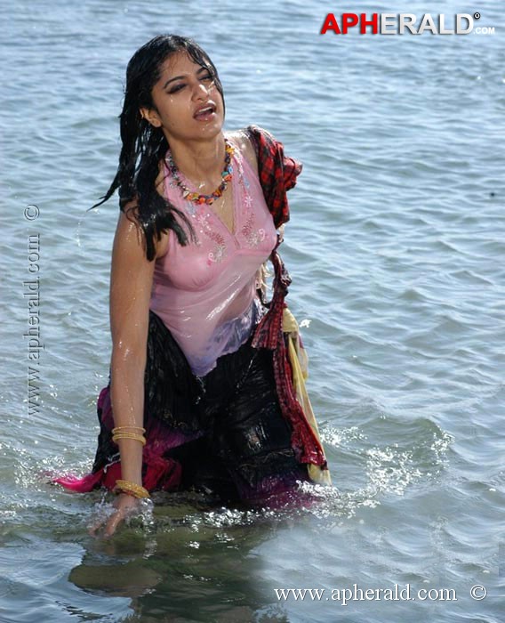 mamata mohandas spicy pics