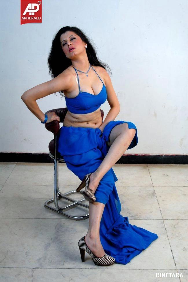 manasi hot navel stills