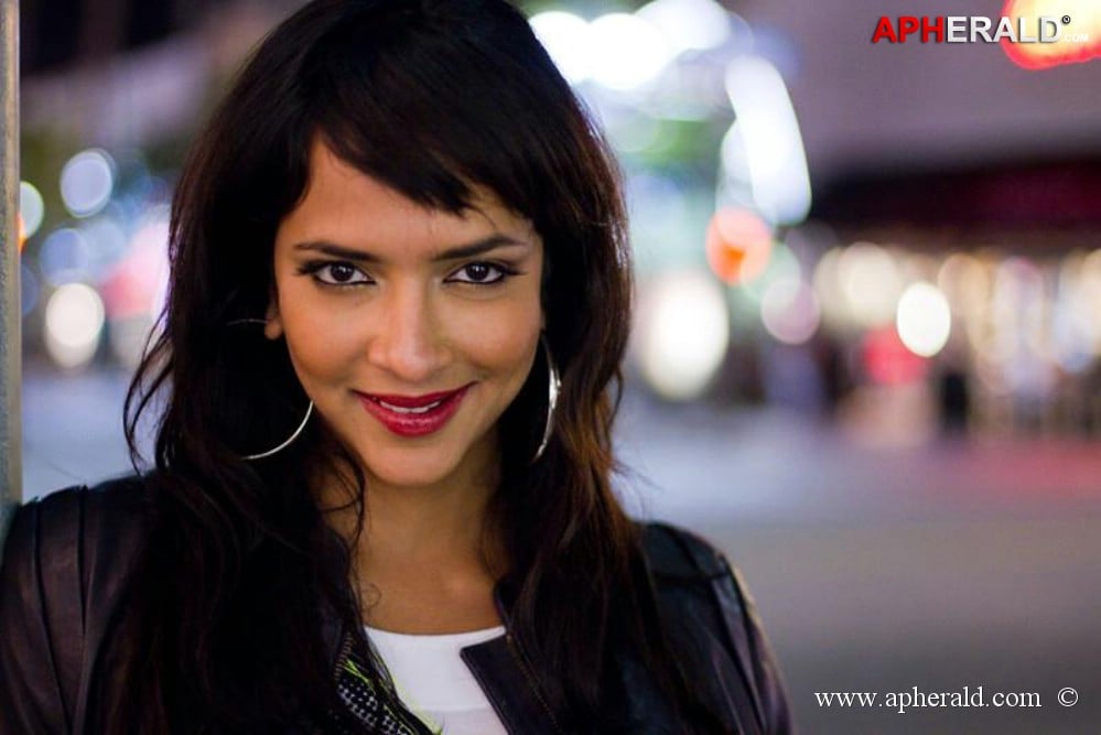 Manchu Lakshmi Prasanna Hot Stills