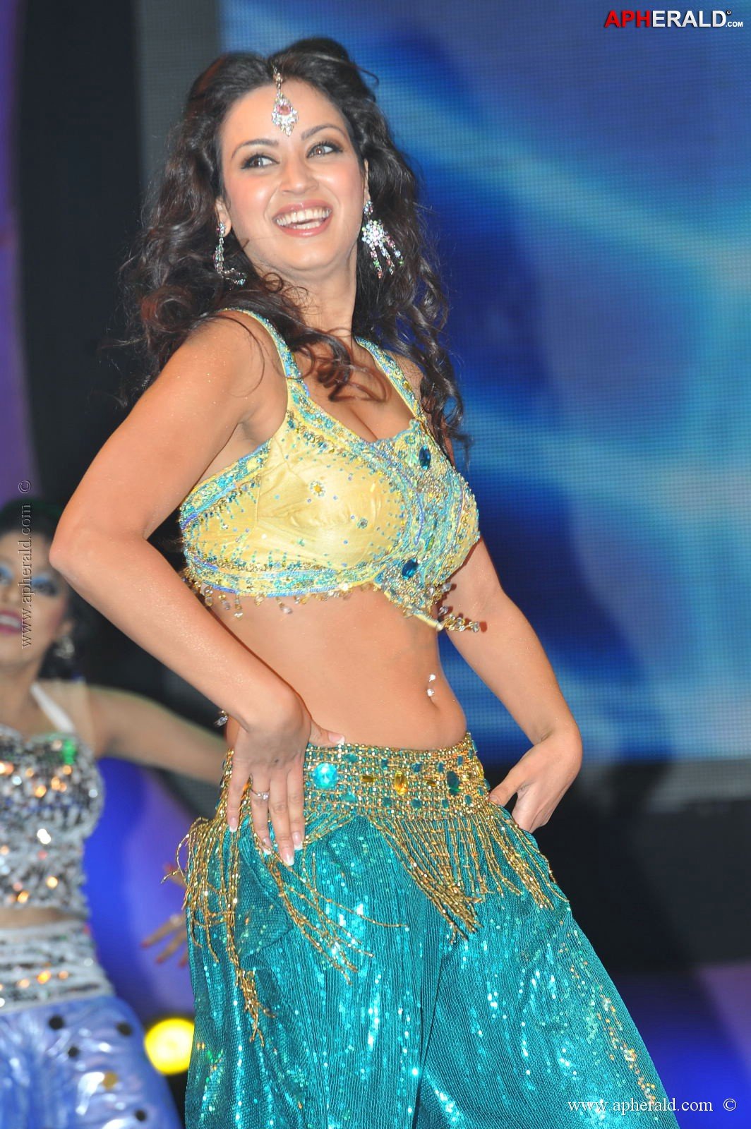 Maryam Zakaria Hot Show Stills