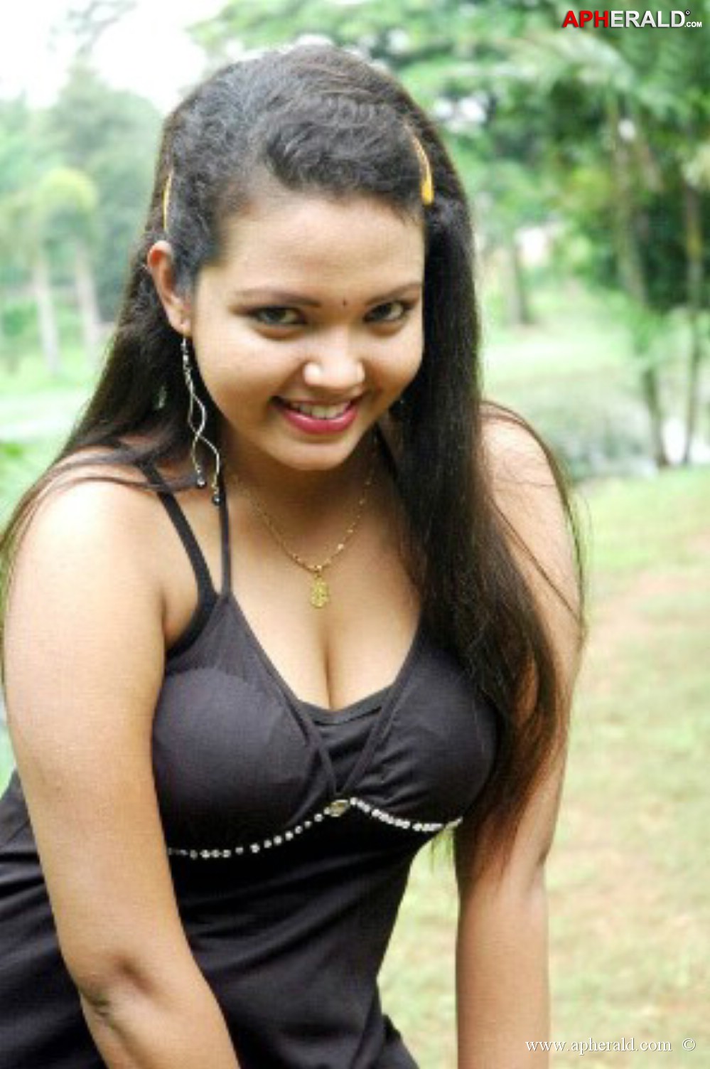 Masala Actress Hot Cleavage Pics