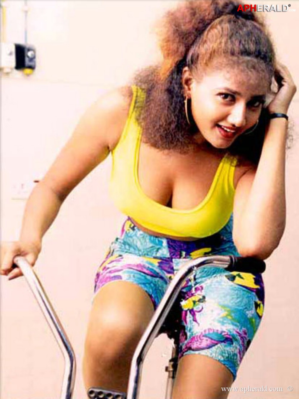Masala Actress Hot Cleavage Pics