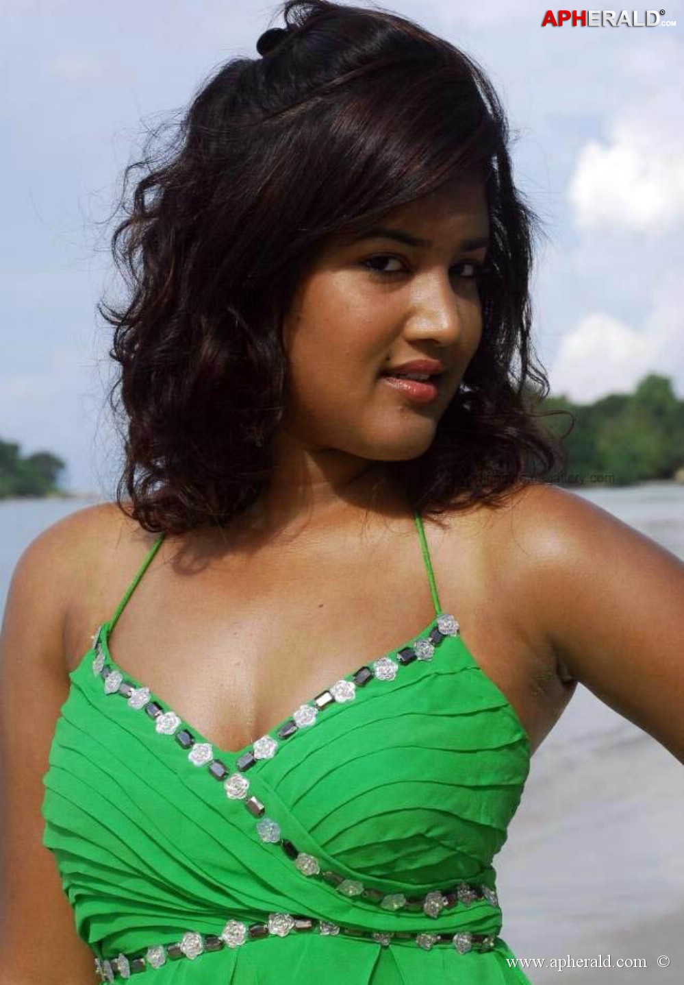 Masala Actress Hot Cleavage Pics