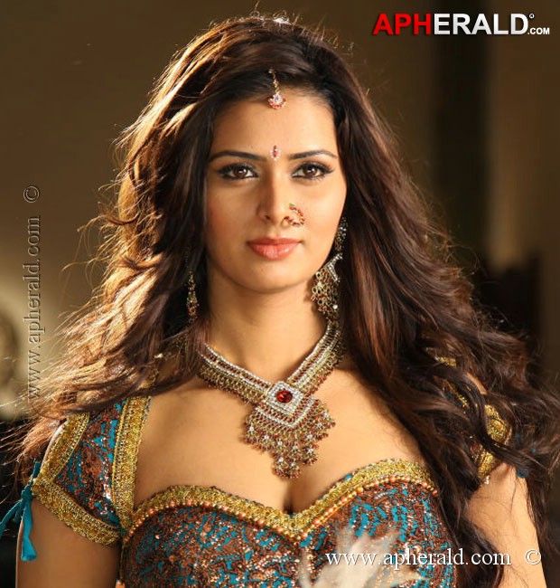 Meenakshi Dixit Hot Pics 