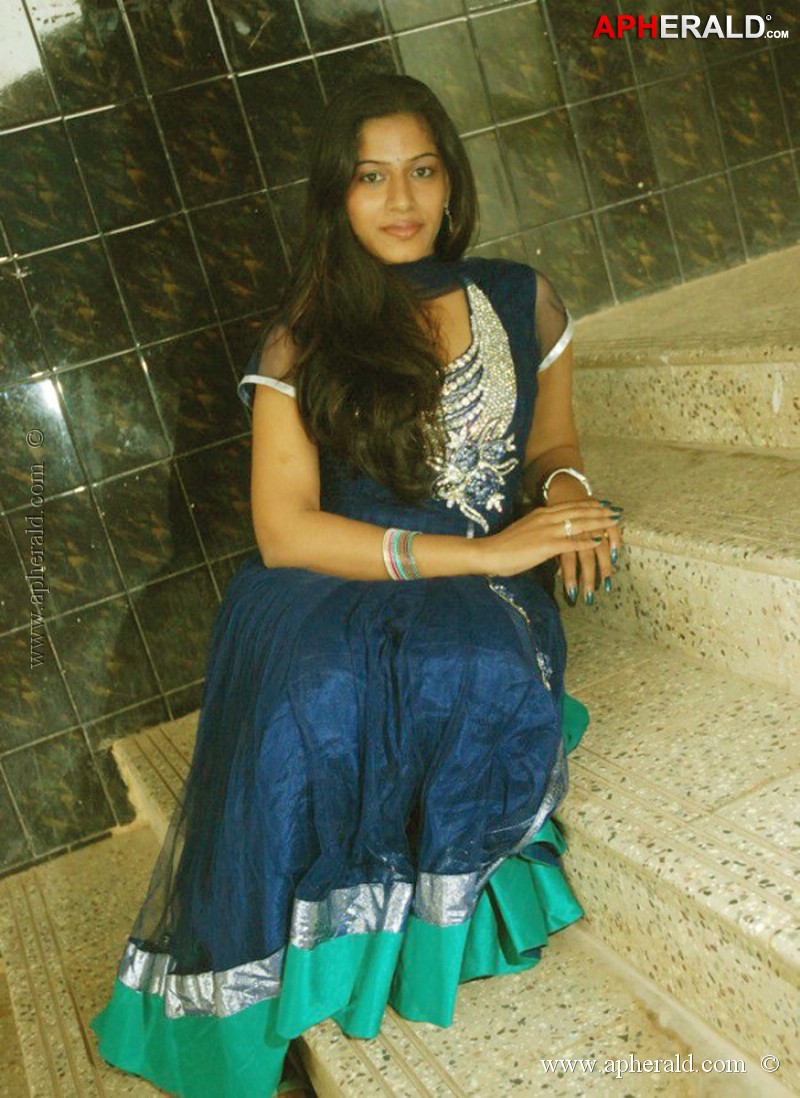 Meenal Spicy Pics