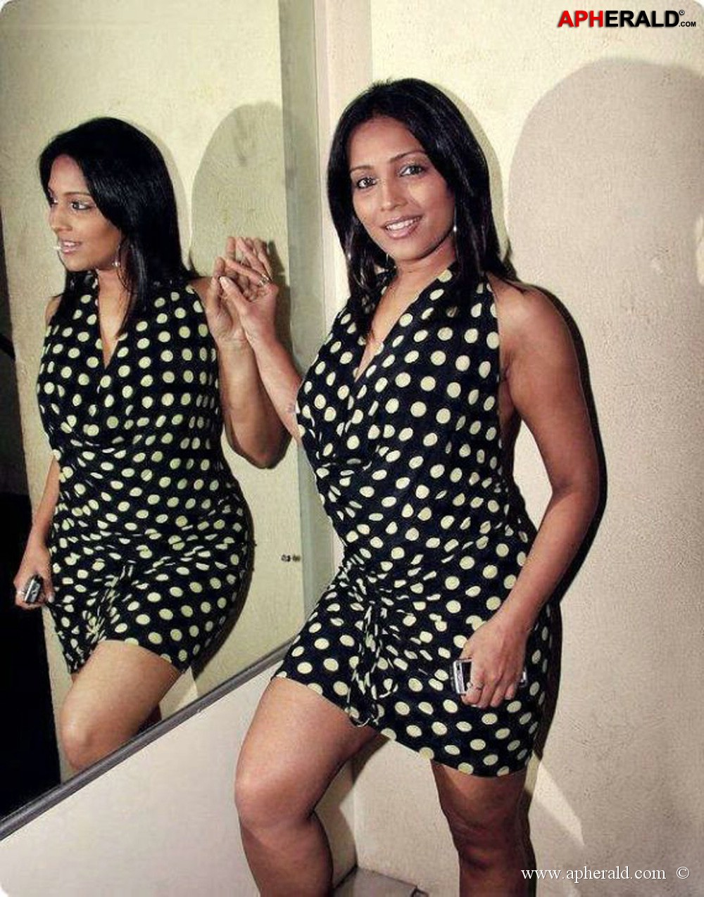 Meghna Naidu Hot n Spicy Pics