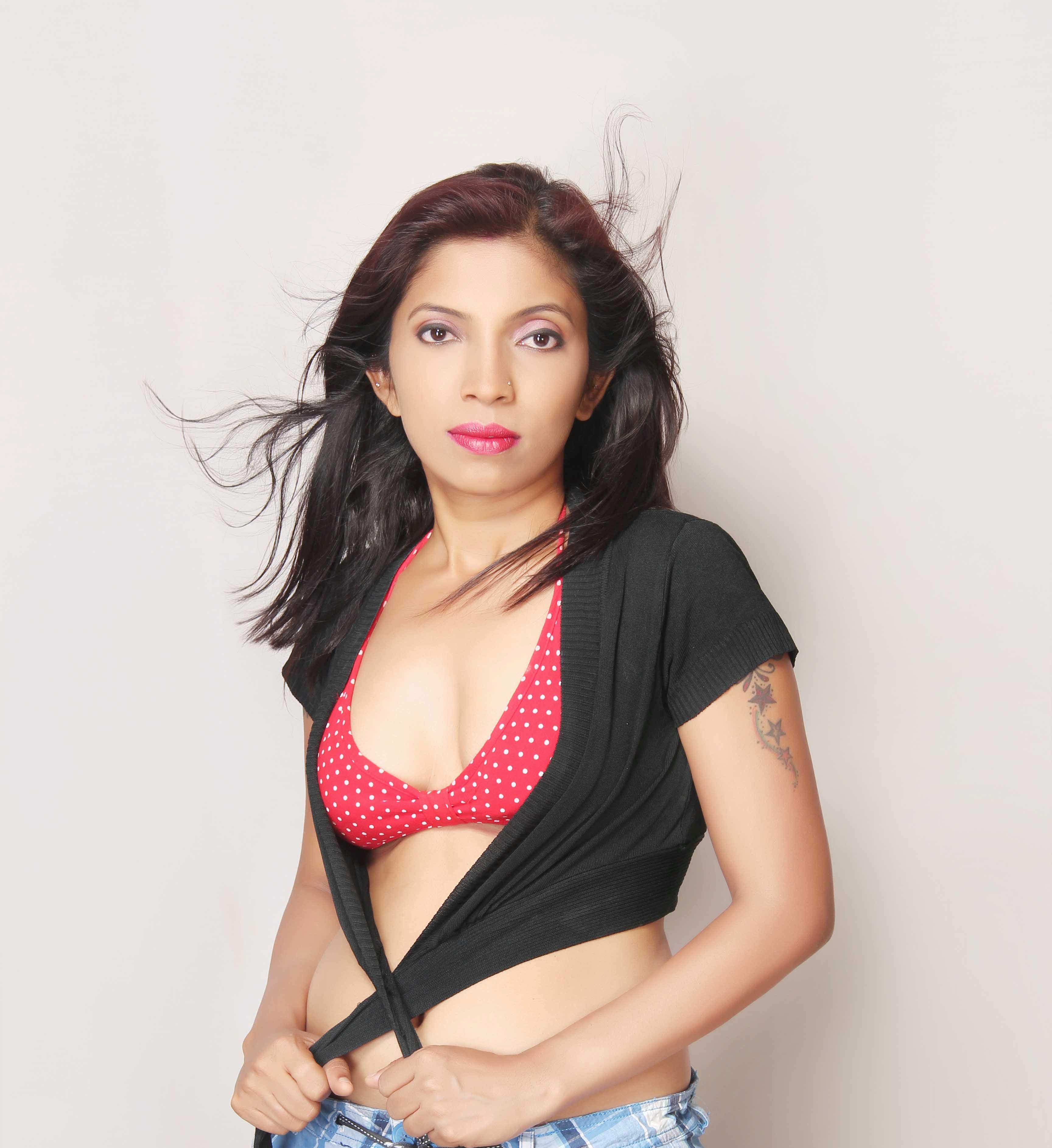 Model Renuka shoots with photographer Raju Asrani