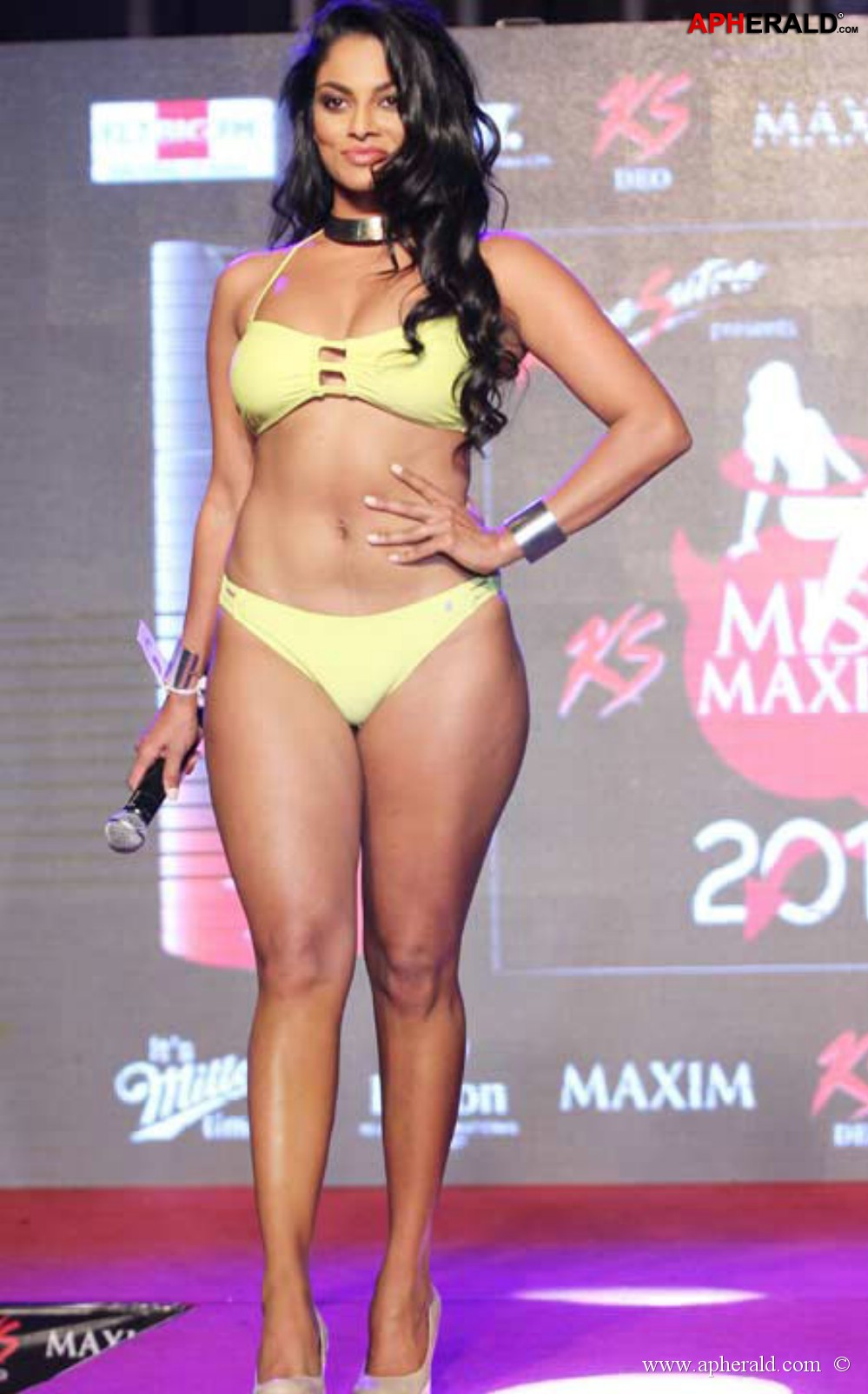 Models at KamaSutra Miss Maxim 2014