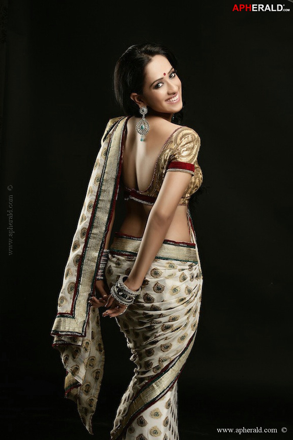 Monali Sehgal Hot Stills
