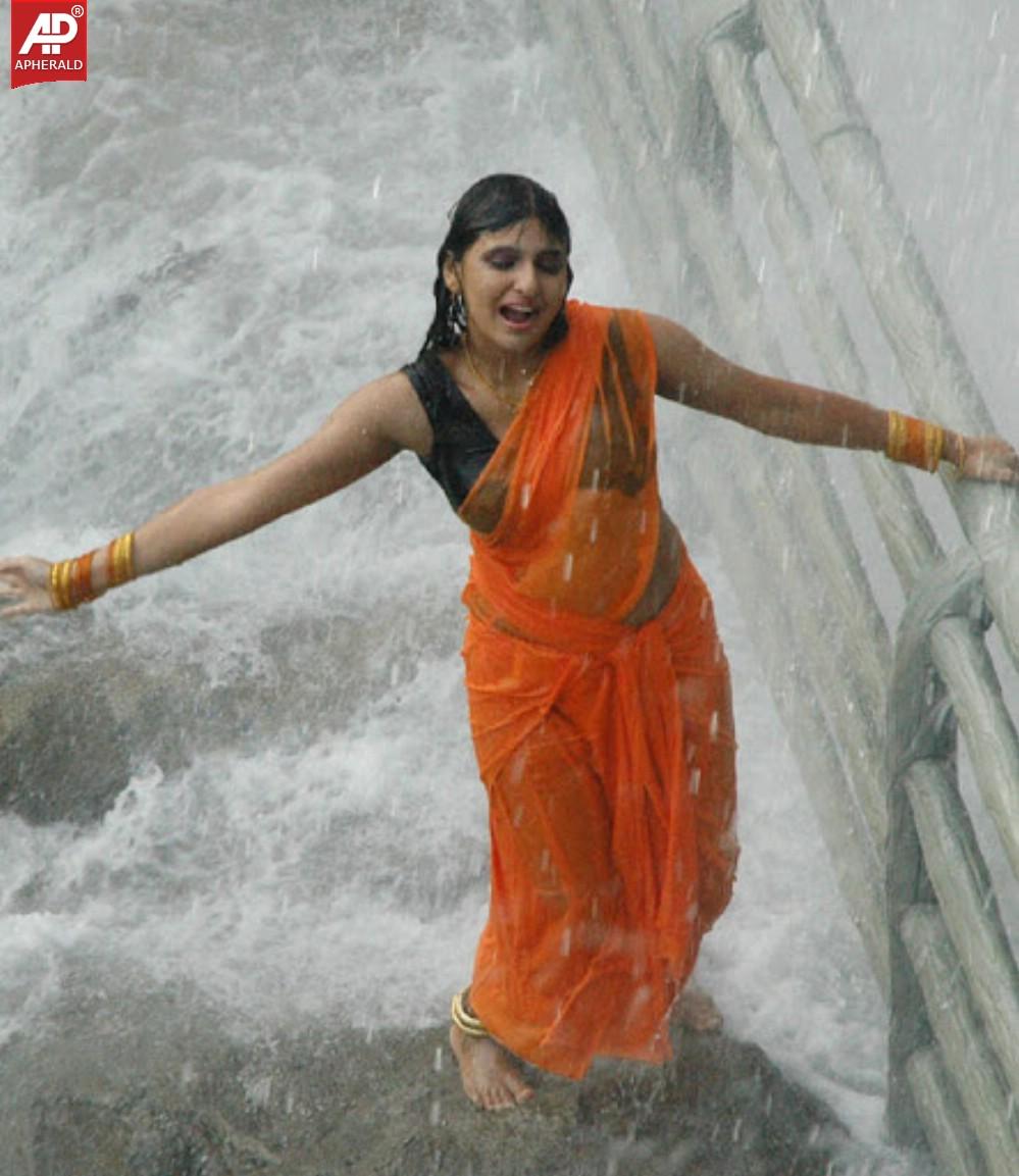 Monika hot wet photos
